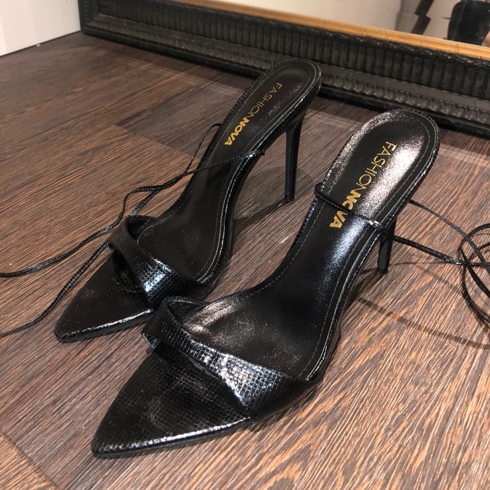 Fashion nova pointy toe heels